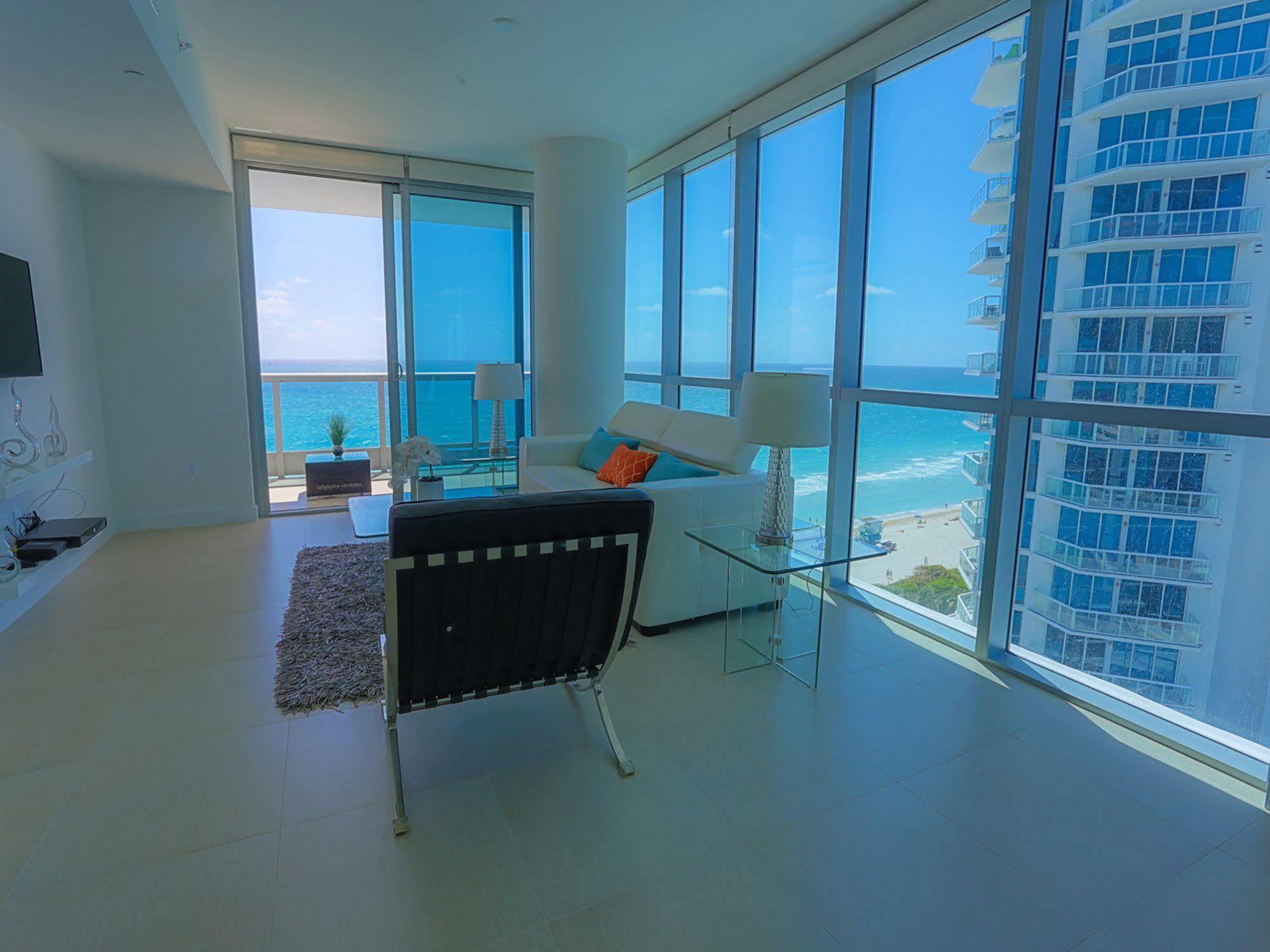 Monte Carlo Miami Suite Маями Бийч Екстериор снимка