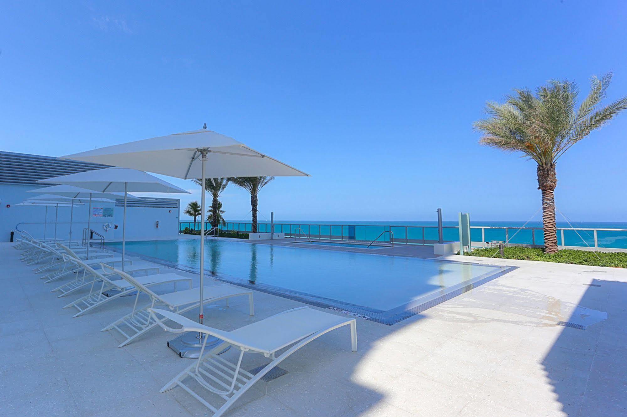 Monte Carlo Miami Suite Маями Бийч Екстериор снимка